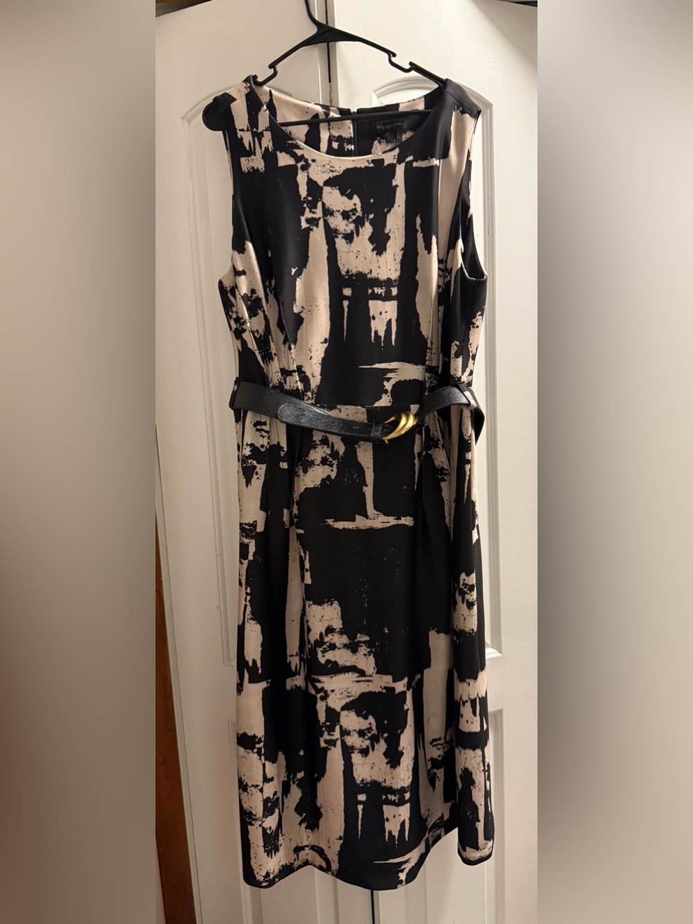Donna Karan Black and Cream sleeveless Abstract Dress